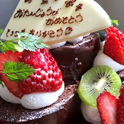 デコレーションホールケーキ